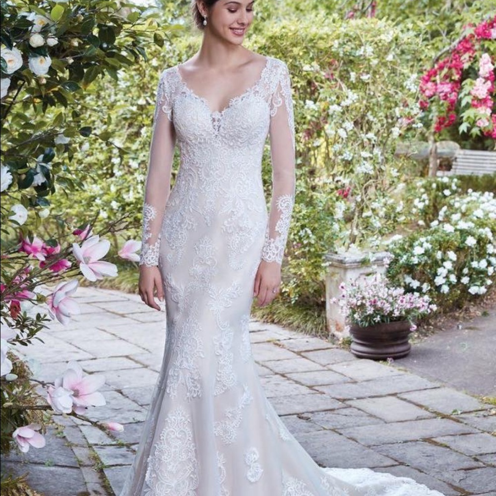 Maeve Rebecca Ingram, Ivory over Light Gold 👰